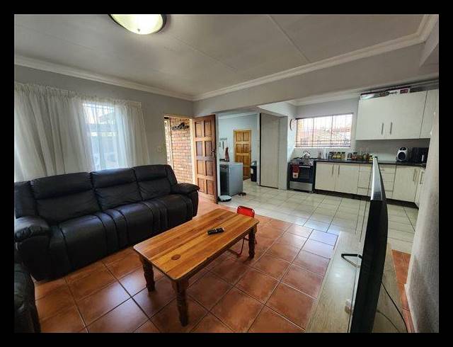 3 BEDROOM HOUSE FOR SALE IN GLEN MARAIS